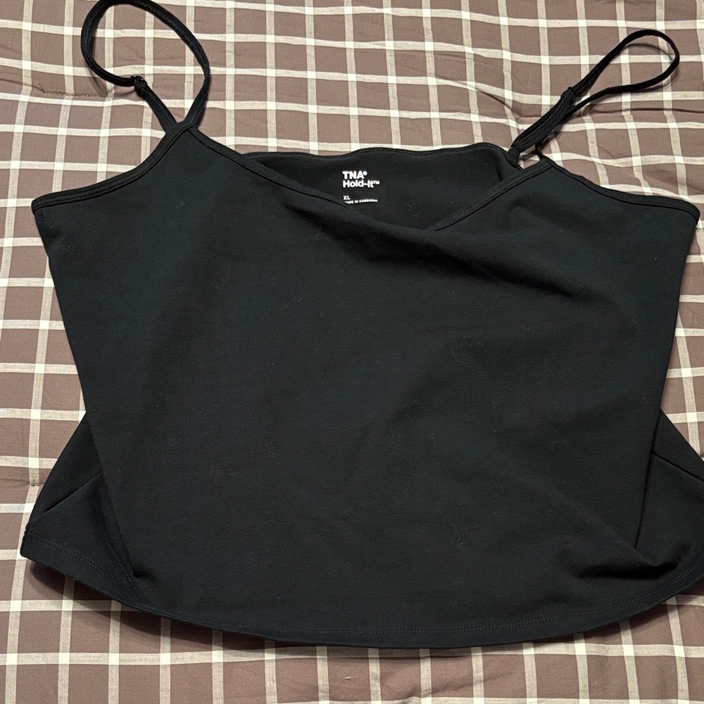 BNNW aritzia black cropped HOLD IT cami tank - Picture 1 of 5